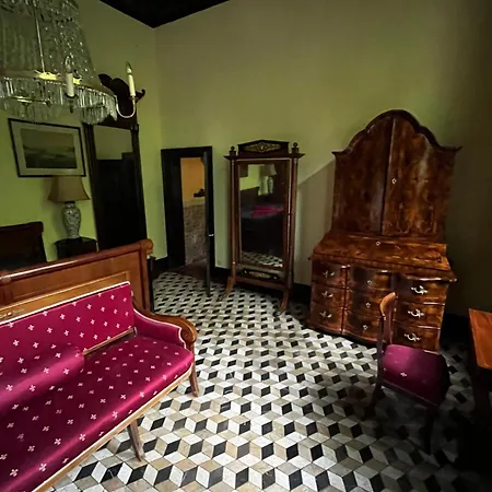 Angela Neuer Rosengarten