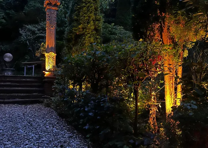 Angela Neuer Rosengarten Villa