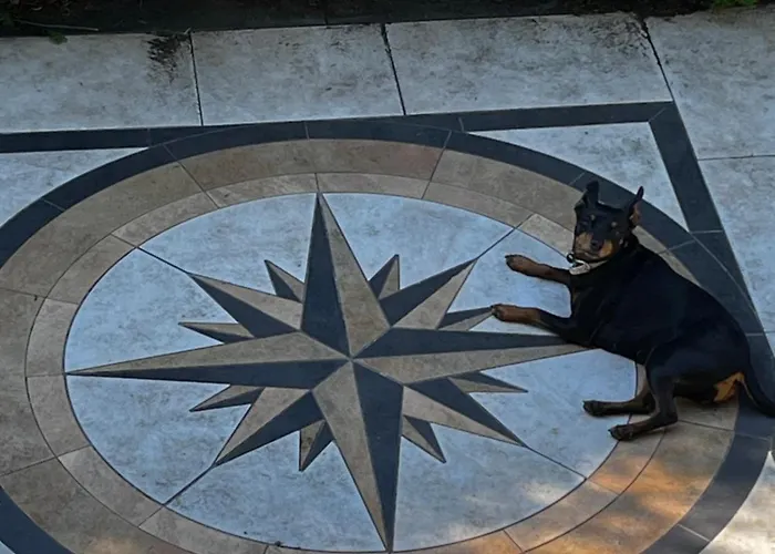 Angela Neuer Rosengarten Villa *