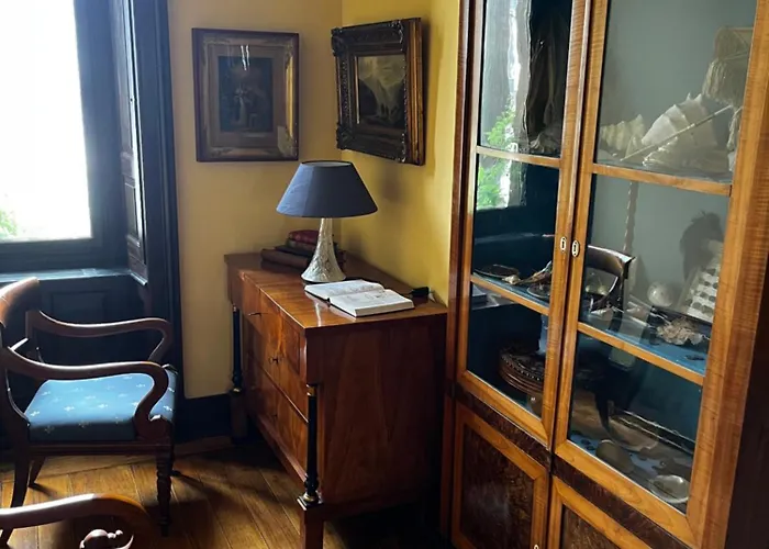 Angela Neuer Rosengarten Villa